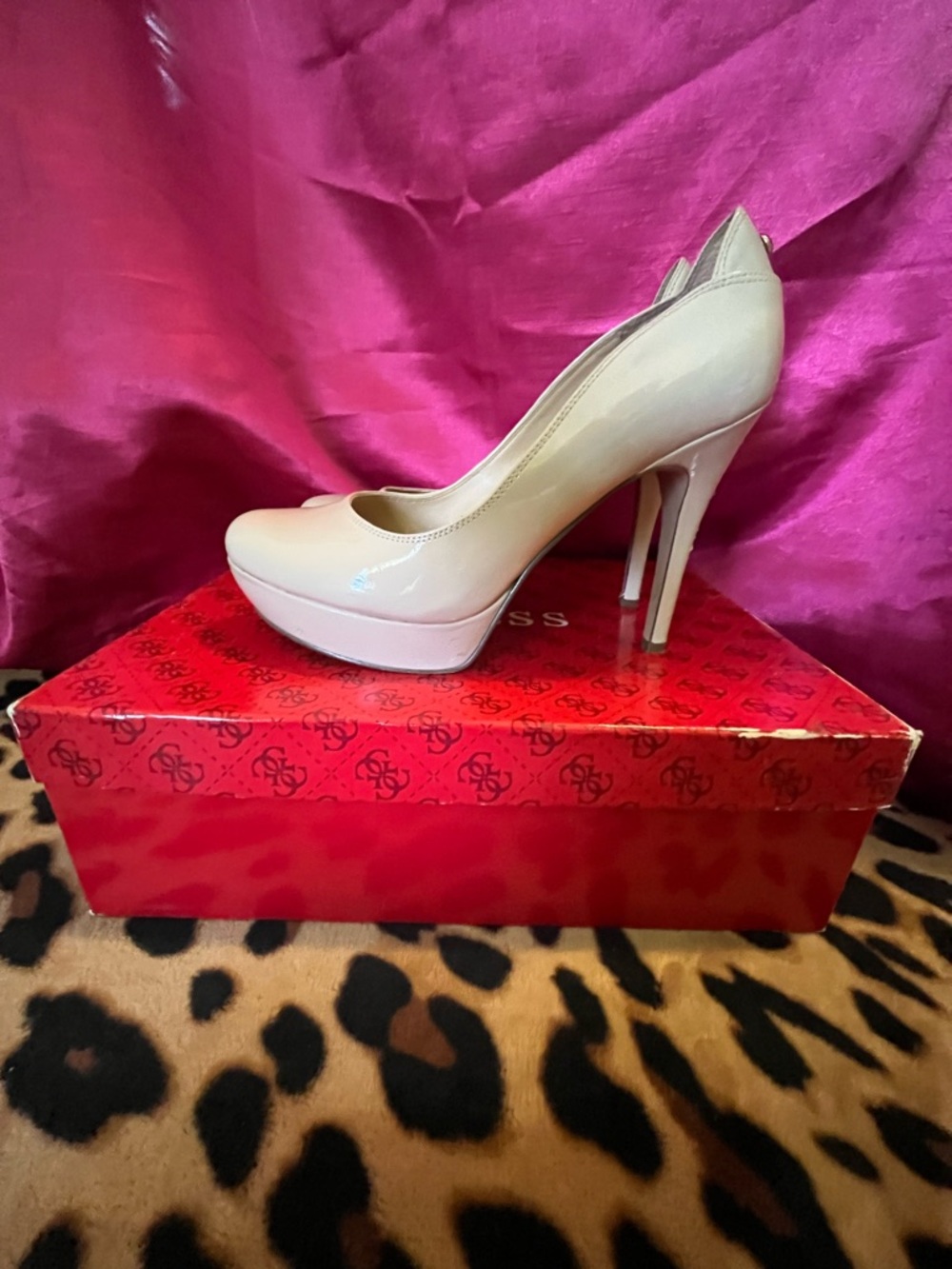 Guess Nude Round Toe Nude Patent Leather Platform Pump Heels 8